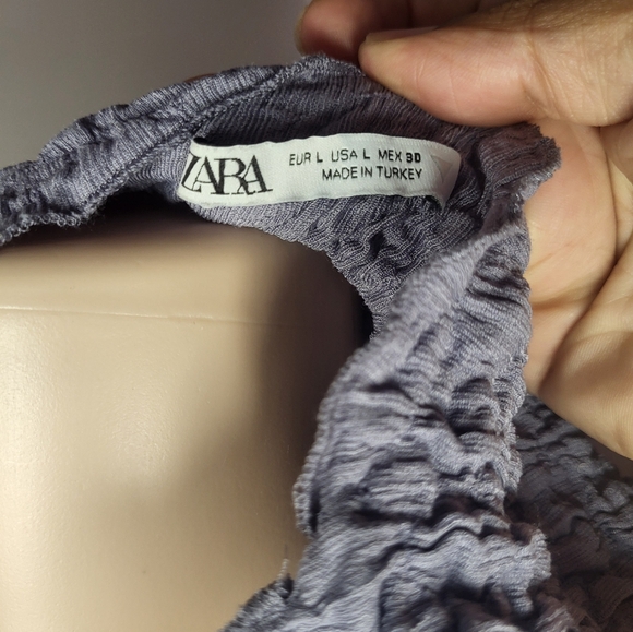 Zara Textured Gray Sleeveless Blouse - Picture 5 of 5